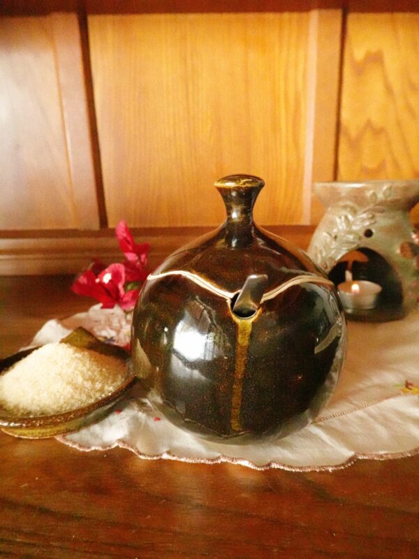 Sugar Pot Treacle